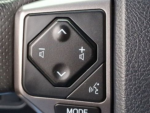 Used 2018 Toyota Tacoma SR5 image 21