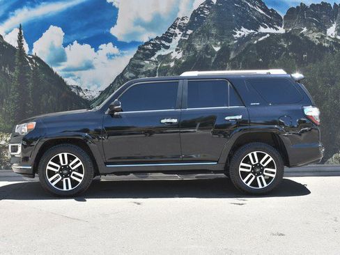 Certified 2022 Toyota 4Runner Limited AWD/4WD image 7