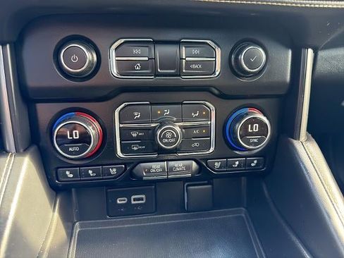 Used 2021 Chevrolet Tahoe Premier w/ Premium Package AWD/4WD image 33