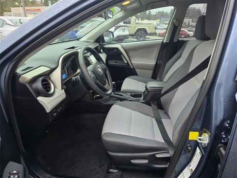Used 2013 Toyota RAV4 LE image 21