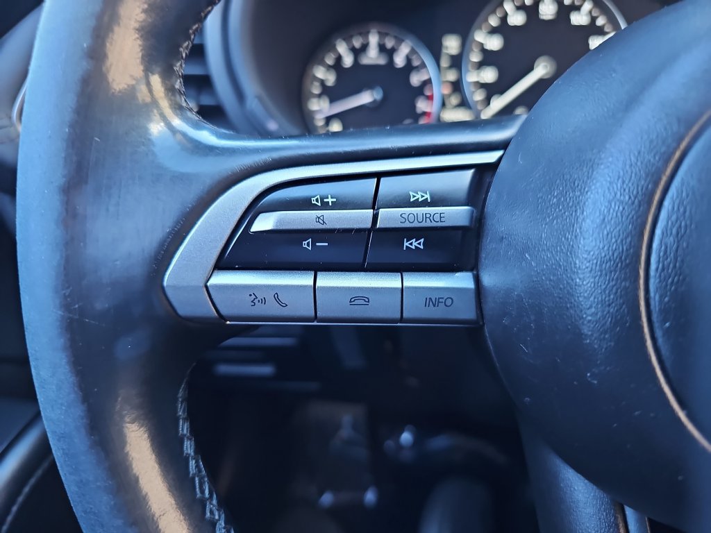 Used 2021 MAZDA MAZDA3 s FWD image 11