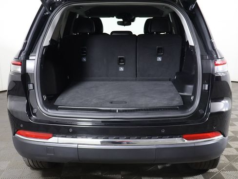 Used 2023 Jeep Grand Cherokee Limited AWD/4WD image 16