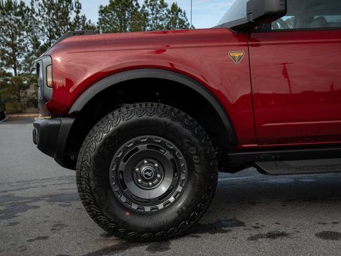 Used 2025 Ford Bronco Badlands w/ Sasquatch Package AWD/4WD image 10