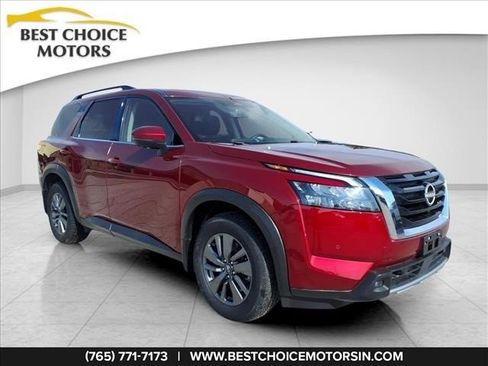Used 2024 Nissan Pathfinder SV AWD/4WD image 1