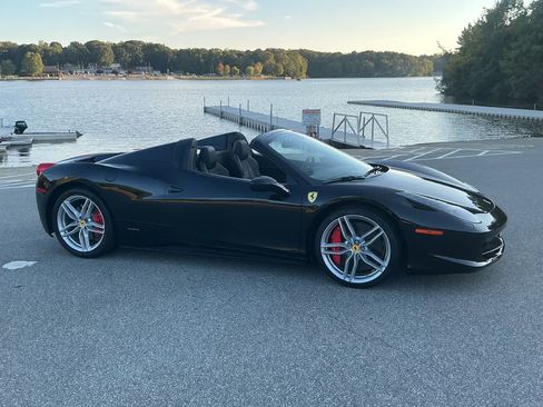 Used 2013 Ferrari 458 Spider image 3