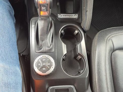 Used 2025 Ford Bronco Badlands AWD/4WD image 21