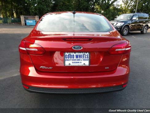 Used 2018 Ford Focus SE FWD image 6