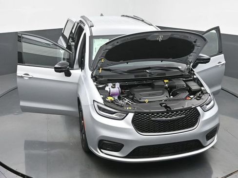 New 2026 Chrysler Pacifica Select image 62
