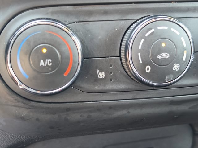 Used 2024 Chevrolet Trax RS w/ Driver Confidence Package FWD image 27