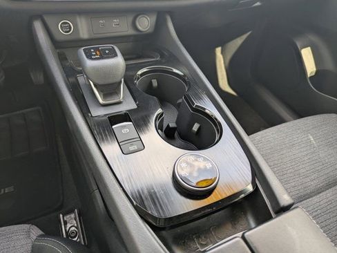 Used 2022 Nissan Rogue SV image 26