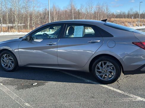 Used 2024 Hyundai Elantra SEL image 10