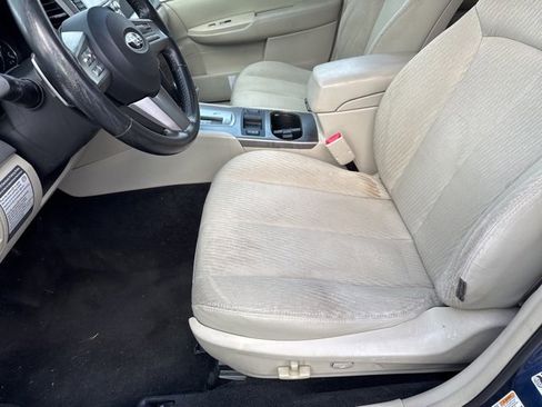 Used 2010 Subaru Outback 2.5i Premium image 15