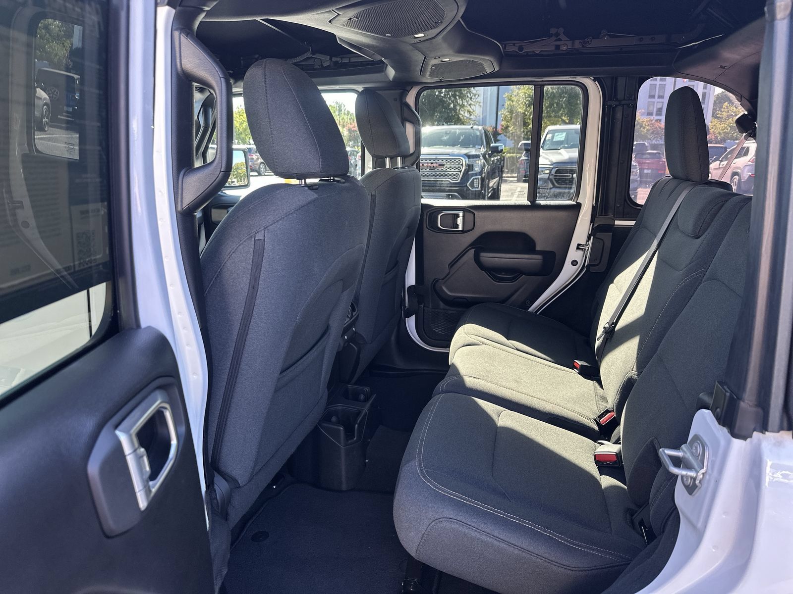 Used 2024 Jeep Wrangler Unlimited Sport AWD/4WD image 31