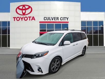Used 2020 Toyota Sienna SE w/ Carpet Mat Package