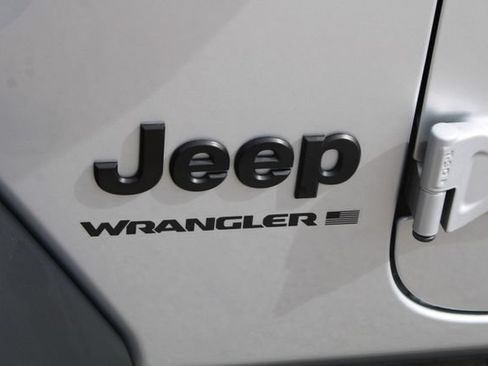 Used 2024 Jeep Wrangler Unlimited Sport AWD/4WD image 8