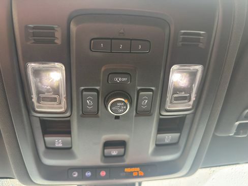 Used 2021 Chevrolet Tahoe LT w/ LT Signature Package AWD/4WD image 26