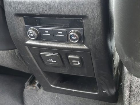 Used 2020 Chevrolet Traverse RS image 34