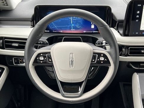 New 2026 Lincoln Aviator AWD image 32
