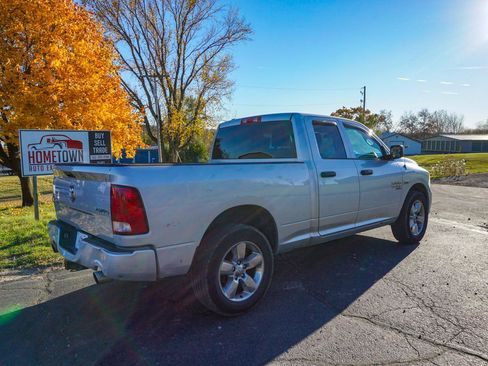 Used 2019 RAM 1500 Express w/ Express Value Package AWD/4WD image 3