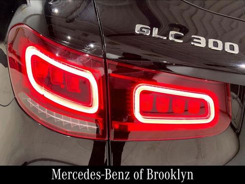 Used 2022 Mercedes-Benz GLC 300 4MATIC image 30