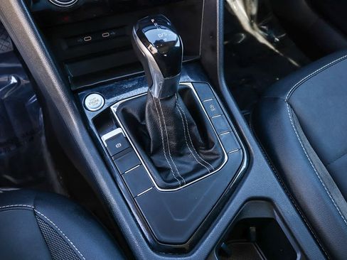 Used 2023 Volkswagen Taos SE w/ Panoramic Sunroof Package image 20