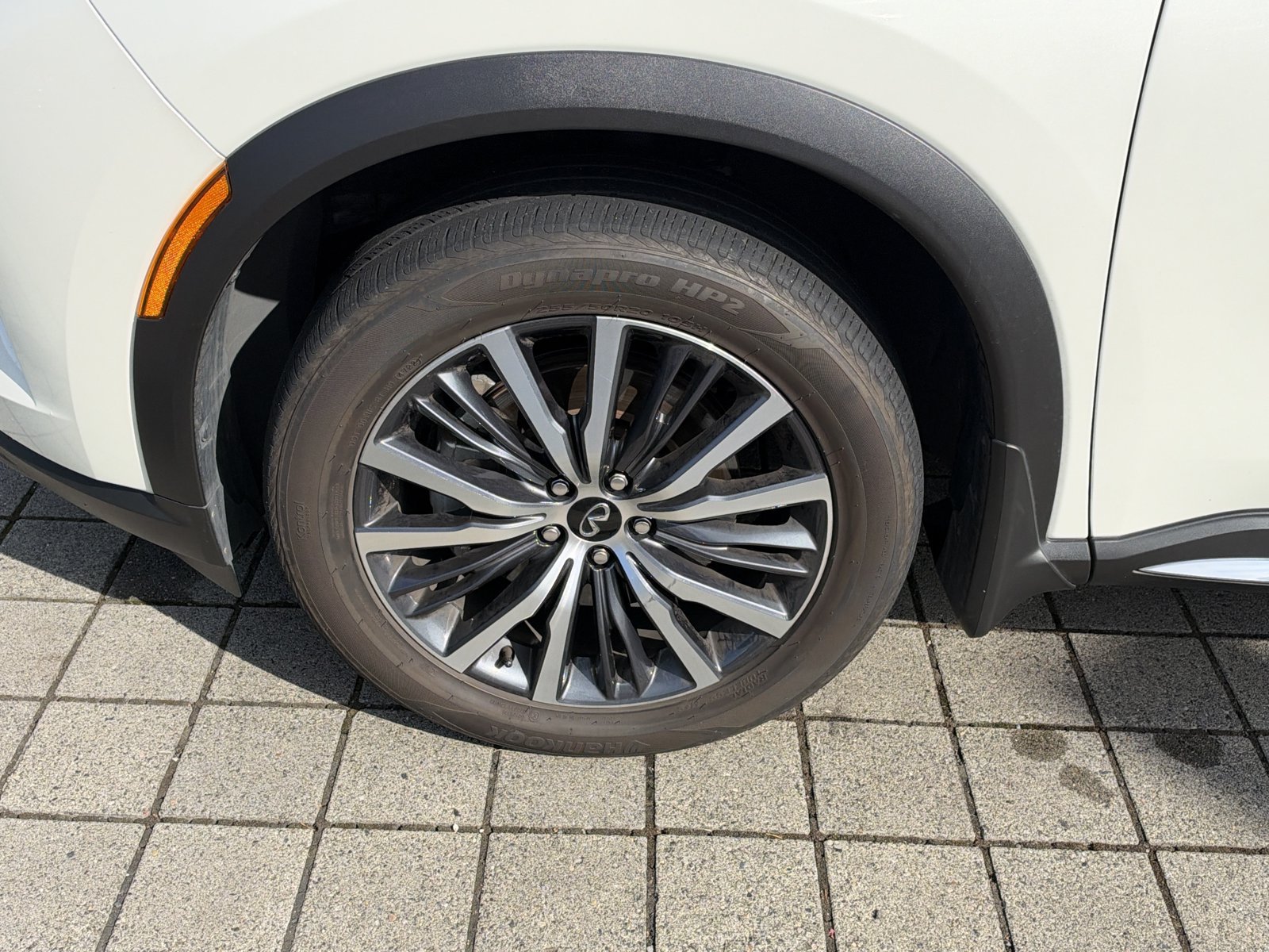 Used 2023 INFINITI QX60 Sensory w/ Vision Package AWD/4WD image 9