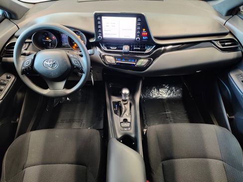 Used 2019 Toyota C-HR LE image 5