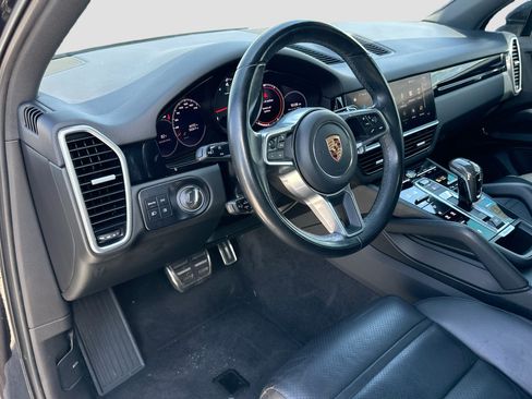 Used 2022 Porsche Cayenne AWD/4WD image 9