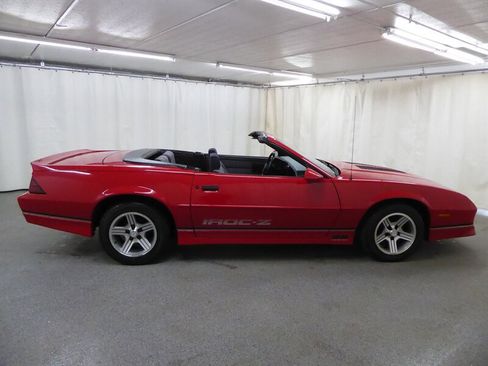 Used 1988 Chevrolet Camaro IROC-Z image 8