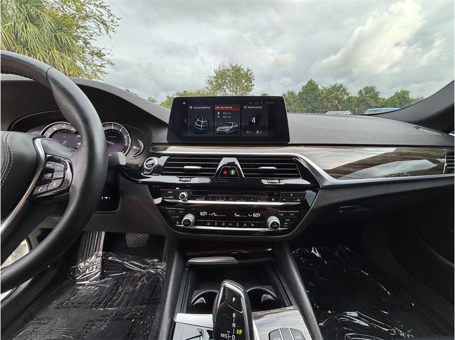 Used 2018 BMW 540i RWD image 11