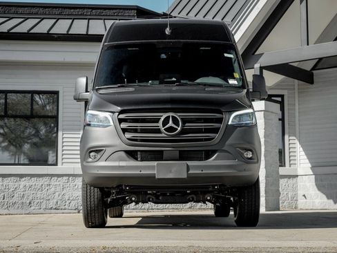 Used 2025 Mercedes-Benz Sprinter 2500 image 5