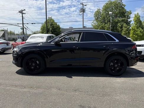 Used 2023 Audi Q8 Premium w/ Convenience Package AWD/4WD image 3