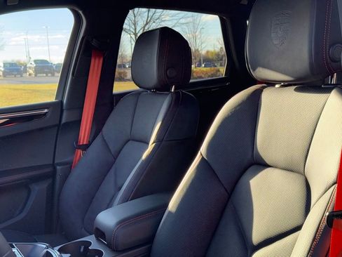 Used 2025 Porsche Macan Premium Plus image 20