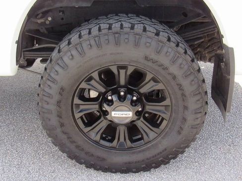 Used 2020 Ford F350 Platinum w/ Tremor Off-Road Package image 11