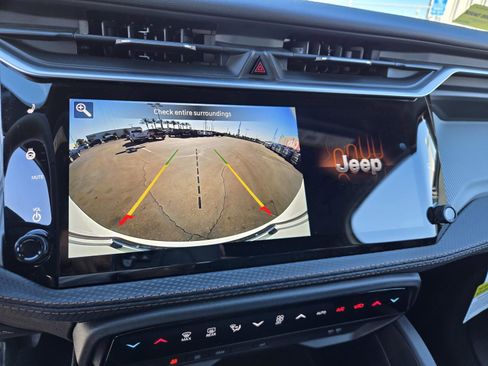 New 2026 Jeep Cherokee Limited image 8