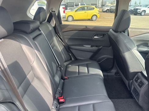 Used 2023 Nissan Rogue SV w/ SV Premium B Package FWD image 31