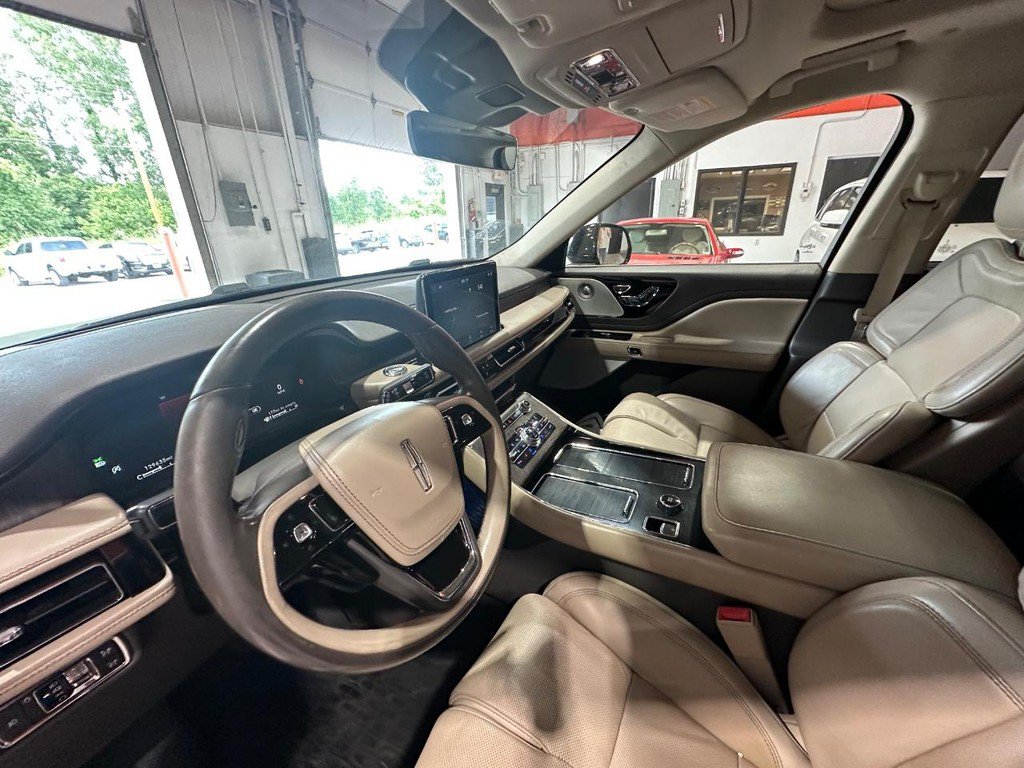 Used 2020 Lincoln Aviator Reserve w/ Equipment Group 202A AWD/4WD image 13