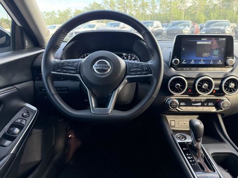 Used 2025 Nissan Sentra SR FWD image 8