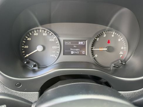 Used 2016 Mercedes-Benz Metris Passenger image 32