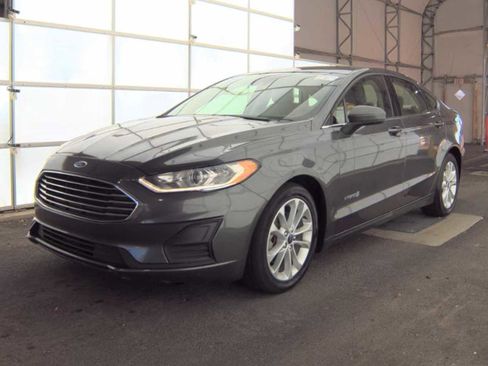 Used 2019 Ford Fusion SE image 5