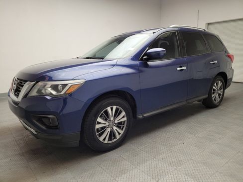 Used 2018 Nissan Pathfinder SV w/ SV Tech Package FWD image 2