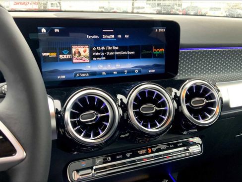 Certified 2025 Mercedes-Benz GLB 250 image 13