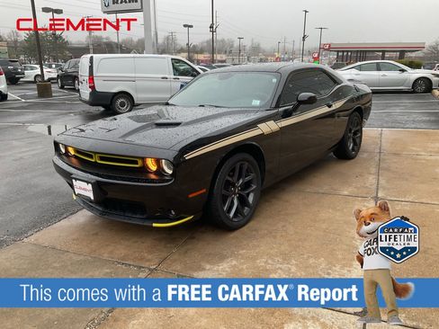 Used 2019 Dodge Challenger SXT w/ Blacktop Package image 1