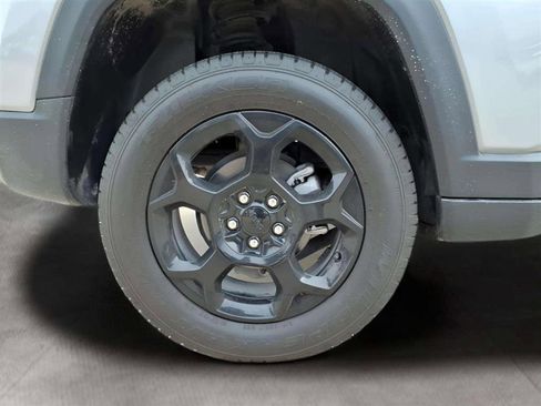 Used 2024 Jeep Compass Trailhawk image 19