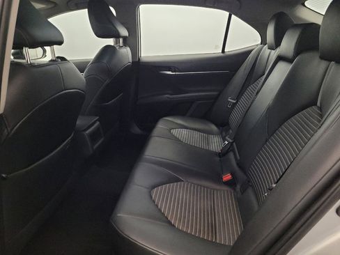 Used 2021 Toyota Camry SE image 18