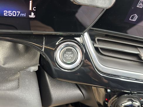 Used 2025 Chevrolet Trax RS w/ Driver Confidence Package image 32