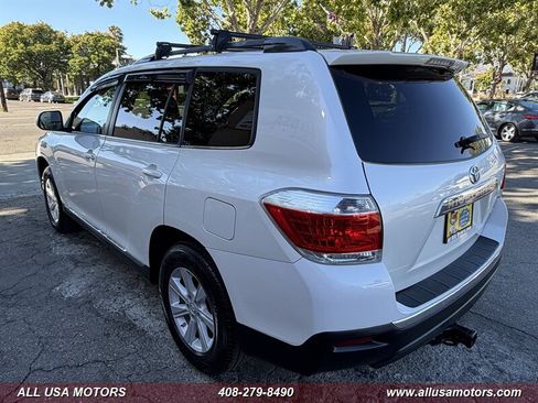 Used 2013 Toyota Highlander Plus AWD/4WD image 7
