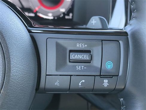 Used 2024 Nissan Pathfinder Platinum w/ Cargo Package image 25