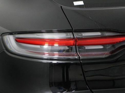 Certified 2025 Porsche Macan image 21