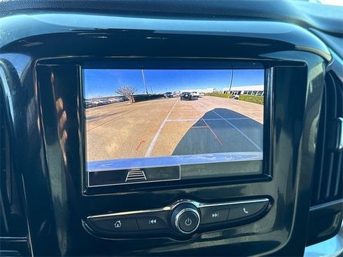 Used 2023 Chevrolet Traverse LT image 24